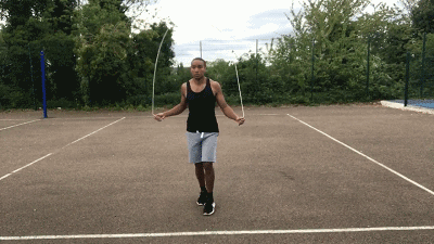 在家跳绳还是户外跑步,哪个更容易减肥成功?