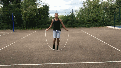 在家跳绳还是户外跑步,哪个更容易减肥成功?