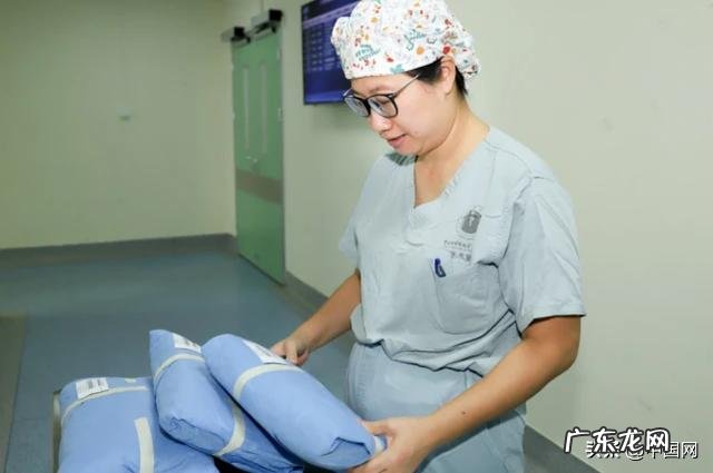 孕妇如厕突然分娩-孕妇蹲在家里分娩