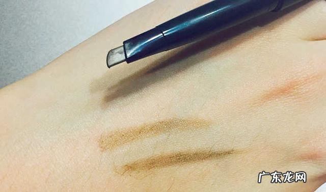 看到美宝莲新出了一款眉胶,好用吗?