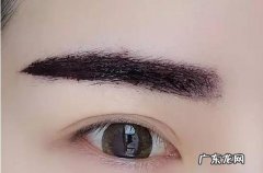 看到美宝莲新出了一款眉胶，好用吗？