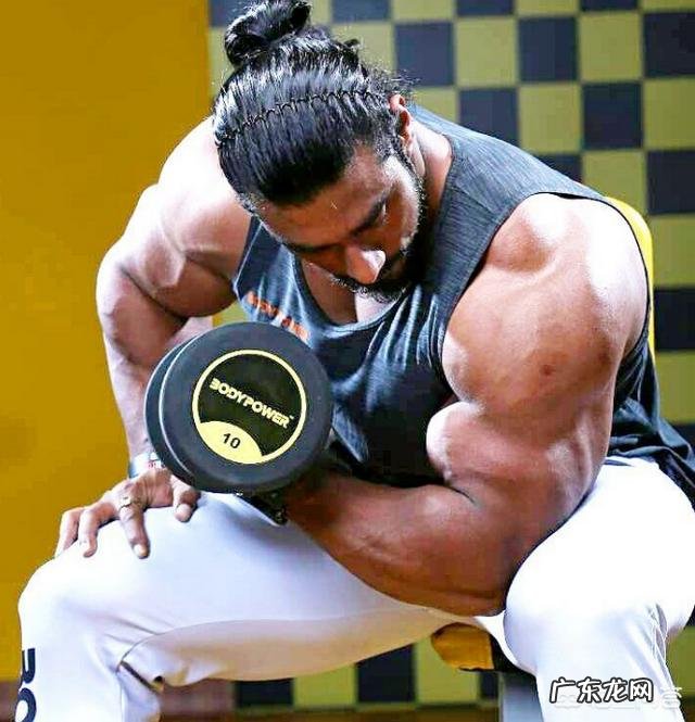 体脂率已经降到19%了,但是腰腹还是很多肥肉,该怎么健身呢?