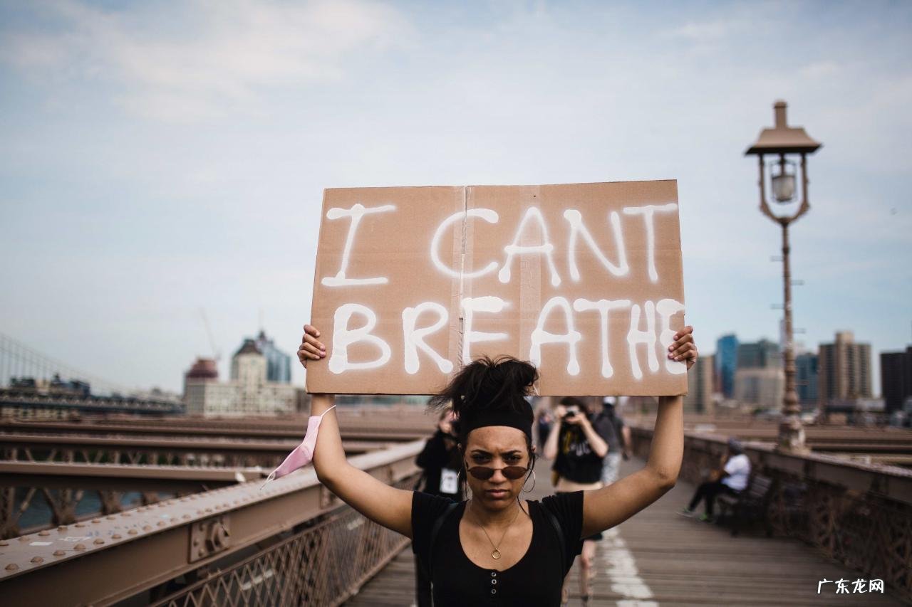 下 你是人生导师,我也是人生导师:无监管产业的崛起