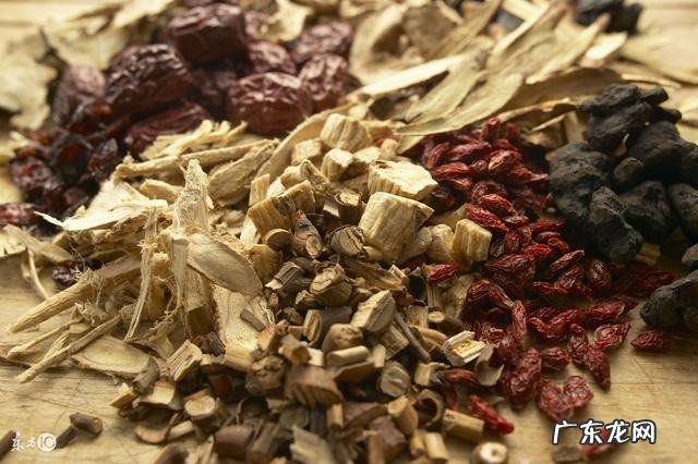 生完孩子以后，变胖，腰疼，长白发，长斑，还长痔疮，老了吗？