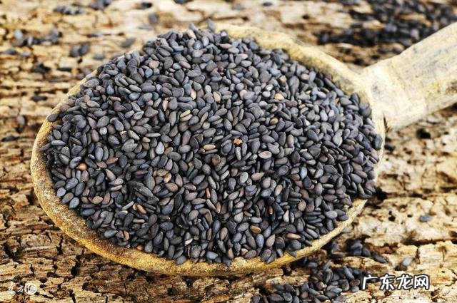 生完孩子以后，变胖，腰疼，长白发，长斑，还长痔疮，老了吗？