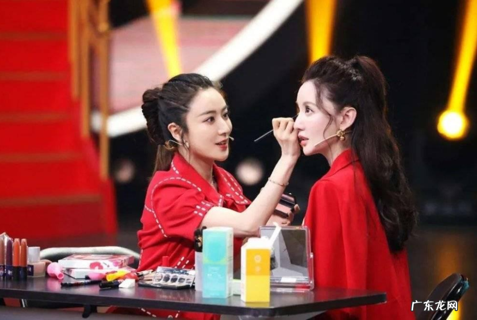 明星苦心经营的人设,被直播戳破了