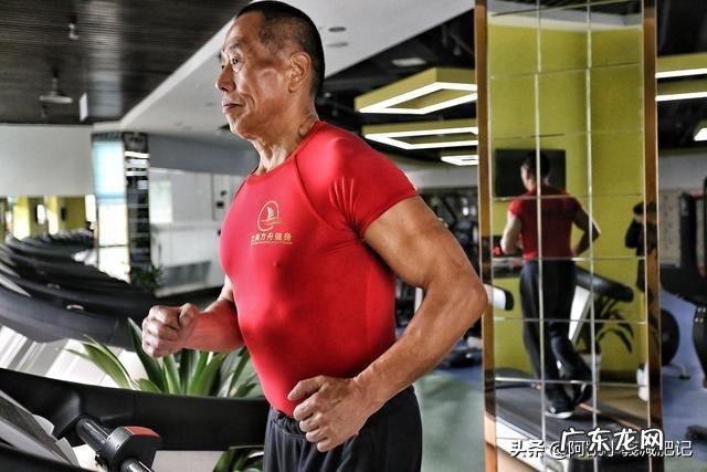 怎么成为一个健身教练 一个胖子怎么变成健身教练?