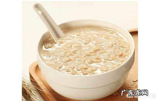 我要减肥，但我还在上大学。请问晚上吃什么既营养健康又不会胖？