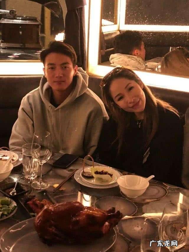 萧亚轩为什么能成为收割机 萧亚轩，如何成为小鲜肉收割机？