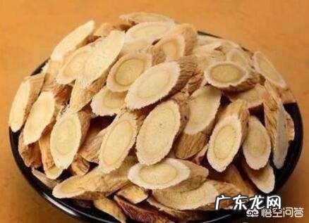黄茋煮水泡脚有什么作用？