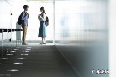 “我很丑吗？和照片差太多了，那我走？”这台词为啥最近这么火？