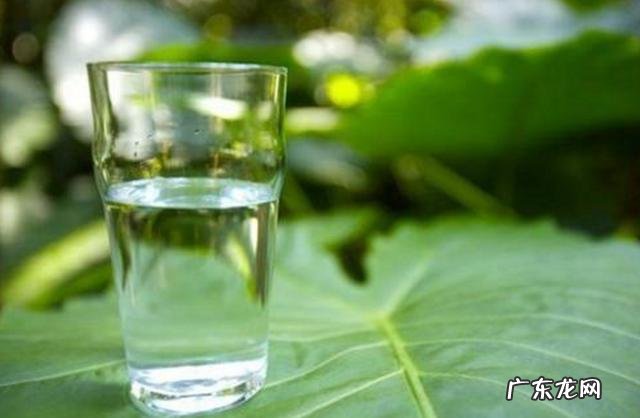 为什么日本人大冷天还喝冰水,而中国人都喝热水?