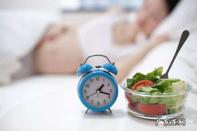 孕妈妈熬夜,胎儿也不睡觉吗?