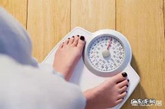 早上空腹称体重为什么比前一天睡觉前称体重还多一斤左右呢