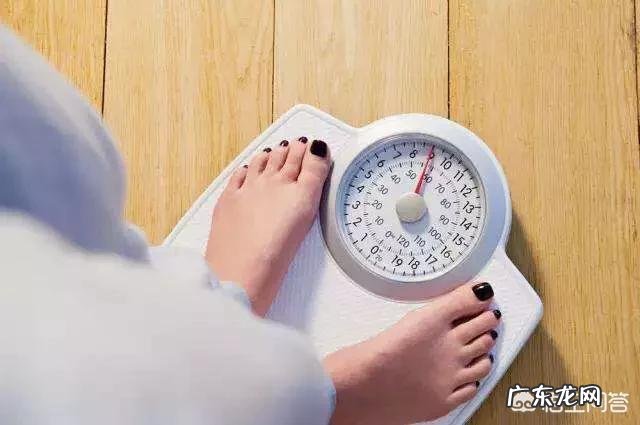 早上空腹称体重为什么比前一天睡觉前称体重还多一斤左右呢