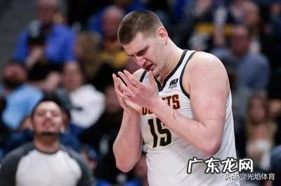 想问一下专业的健身人士,彭于晏的那种身材难练吗,属于什么ji别