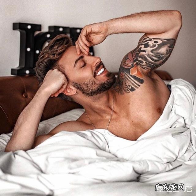 想问一下专业的健身人士,彭于晏的那种身材难练吗,属于什么ji别