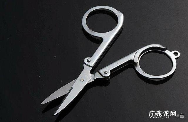 5 爱情公寓4里曾小贤哪一集给一菲按摩?