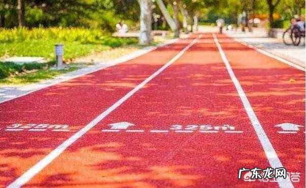 每天跑步机跑多久才有减肥效果 在跑步机上每天快走减肥,速度调到多少才算最好的?