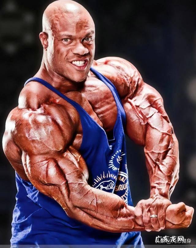 用哑铃、杠铃和弹力绳这三种健身器材怎么来练背?