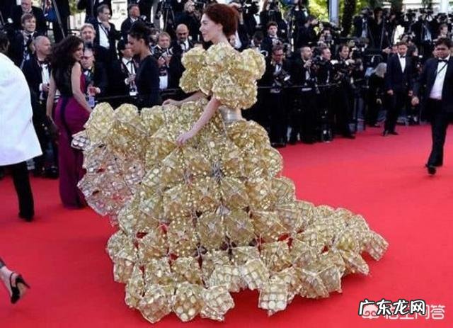 迪丽热巴摔倒事件你怎么看?