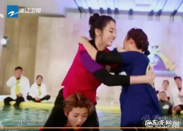 迪丽热巴摔倒事件你怎么看?