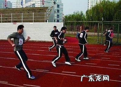 锻炼倒走路有坏处吗 倒着走路能锻炼什么?有什么益处?