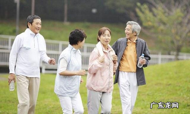 锻炼倒走路有坏处吗 倒着走路能锻炼什么?有什么益处?