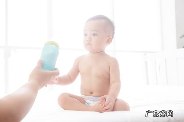 宝宝喝奶喝到多大合适-幼儿喝奶喝到多大