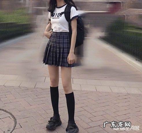 穿长筒靴搭配什么样的丝袜好?