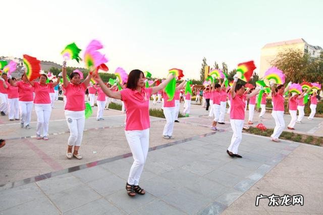 网上跳广场舞的建哥是谁 头条里的有些视频是建哥胖子跳广场舞，对此你怎么看？