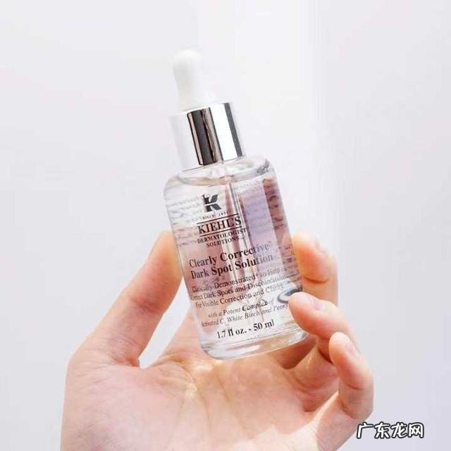 脸上总长痘痘是怎么回事,该怎么办?