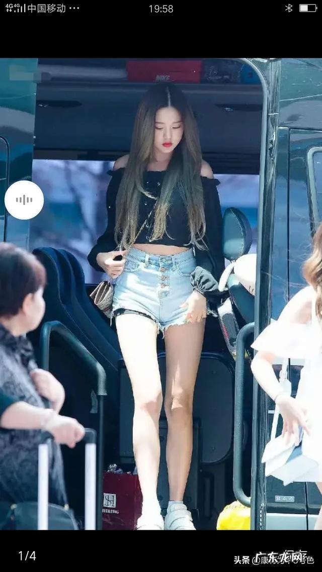 夏天这么热是穿丝袜好?还是穿超短裙好?你是怎么选择搭配呢?