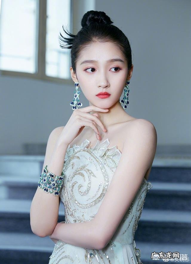 从《阿娜尔罕》到《三生三世》,迪丽热巴减肥成功秘诀是什么?