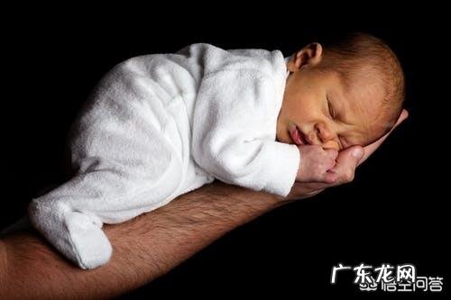 足月的婴儿标准体重是多少,多少斤算正常?