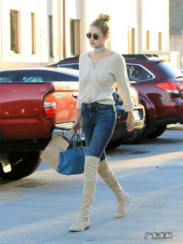 女生在冬天应该如何穿搭过膝靴?