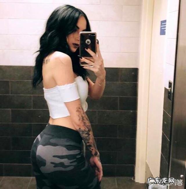 如何在家使用弹力带锻炼臀部?