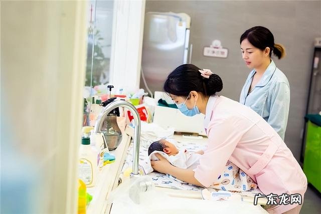 宝宝发育异常预警征象-婴儿发育异常怎么判断