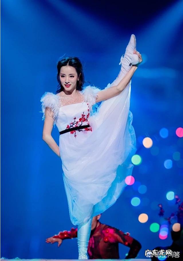 如何评价李思思的主持功力?