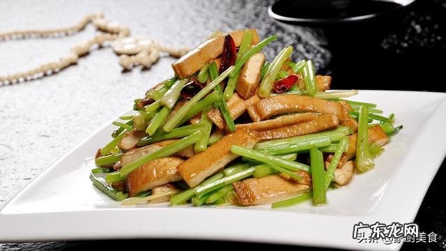 胡萝卜可以和什么一起榨汁?