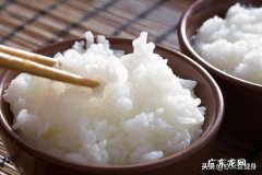 红薯替代米饭能减肥吗 减肥期间用红薯作为主食，替代米饭，坚持一个月，会有效果吗？