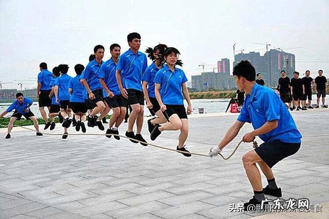 每天3000个跳绳一个月能瘦多少 一天跳绳2000下,坚持一个月能瘦多少?你怎么看?