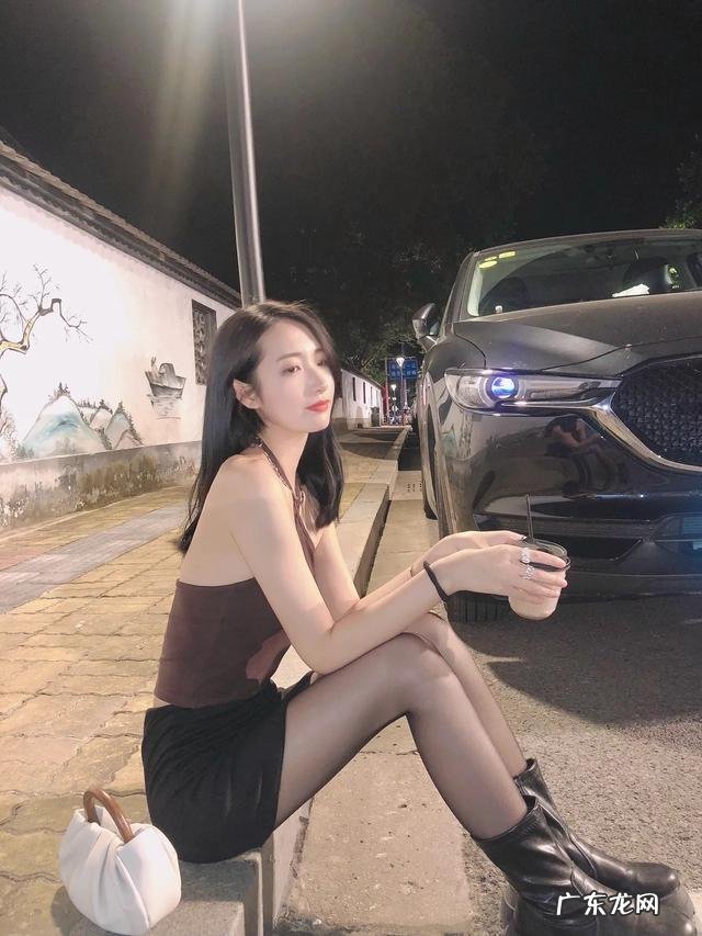 为什么有些女孩子夏天喜欢穿丝袜和短裤？