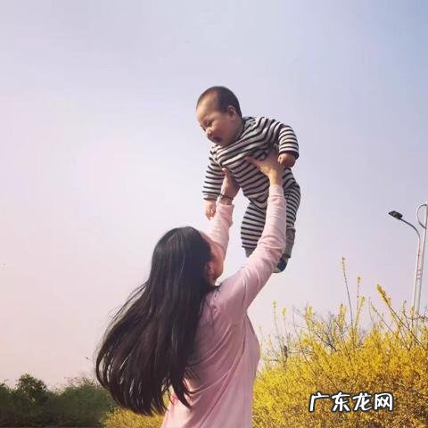 孕妇玩手机，会致胎儿畸形吗？