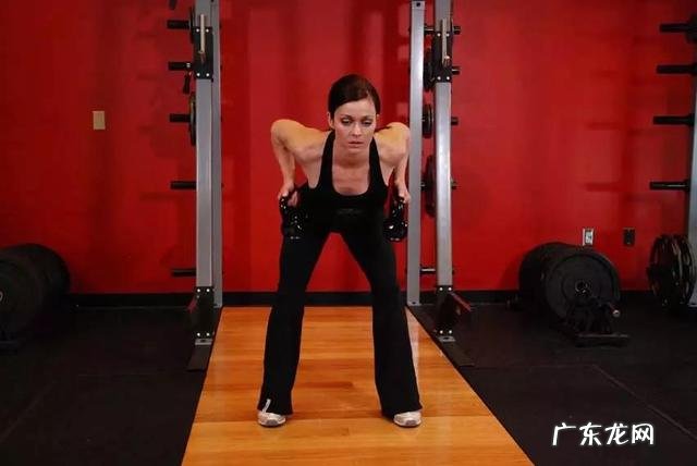 钻石俯卧撑,练臂围最好的徒手动作,为何很多人连十个都做不了?
