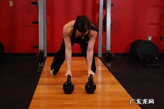 钻石俯卧撑，练臂围最好的徒手动作，为何很多人连十个都做不了？