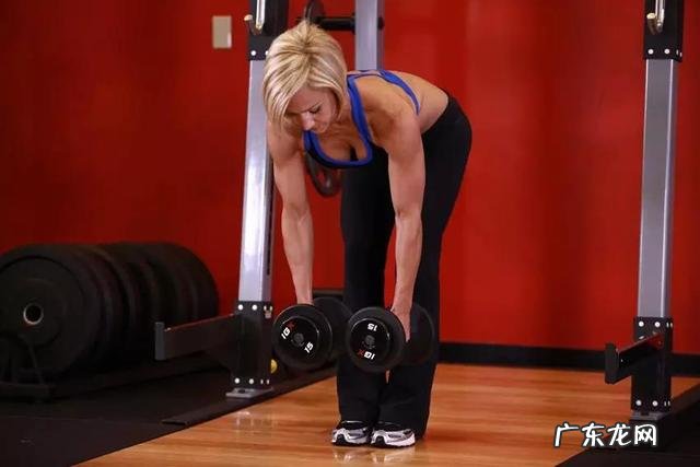 钻石俯卧撑,练臂围最好的徒手动作,为何很多人连十个都做不了?