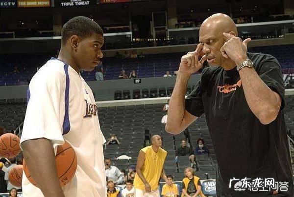 请问加索尔和拜纳姆谁的身高更高?