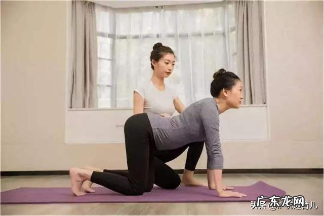 处在产褥期的产妇如何护理?如何促进骨盆恢复、甩掉大肚腩?