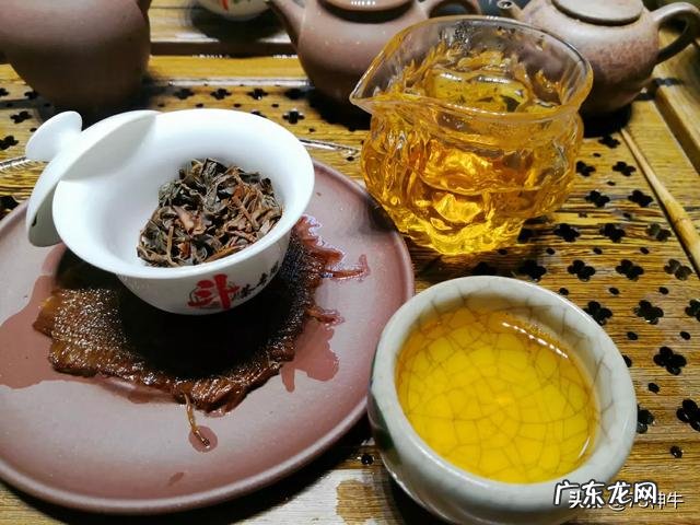 喝茶是喝红茶好还是绿茶好 其中包括红茶绿茶 三年前的茶叶还能喝吗?为什么?